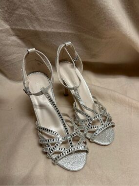 David's Bridal Silver Rhinestone T-Strap Heels